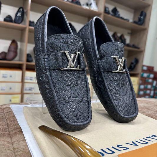 Louis Vuitton Black Embossed Silver Buckle Normal Loafer