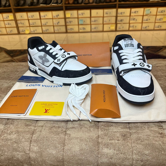 Louis Vuitton Trainer Sneaker - Black & White