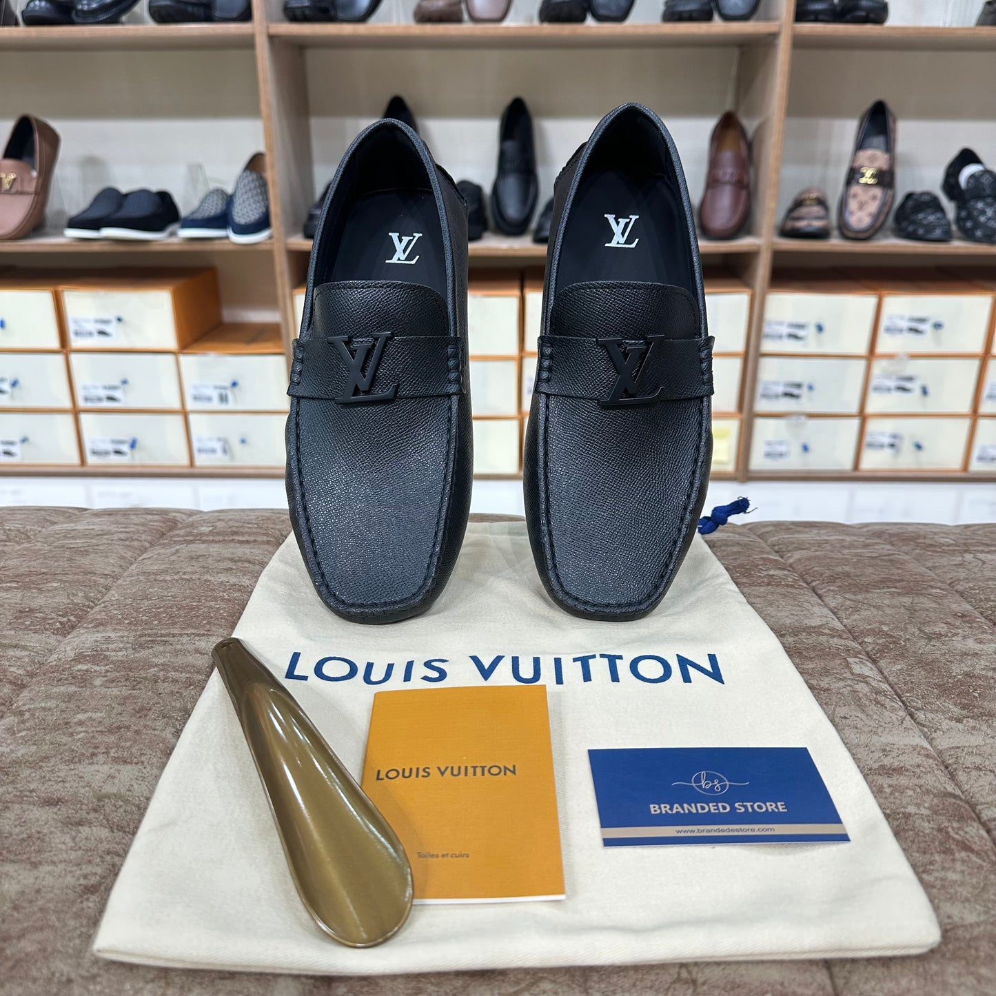 Louis Vuitton Black Buckle Normal Loafers