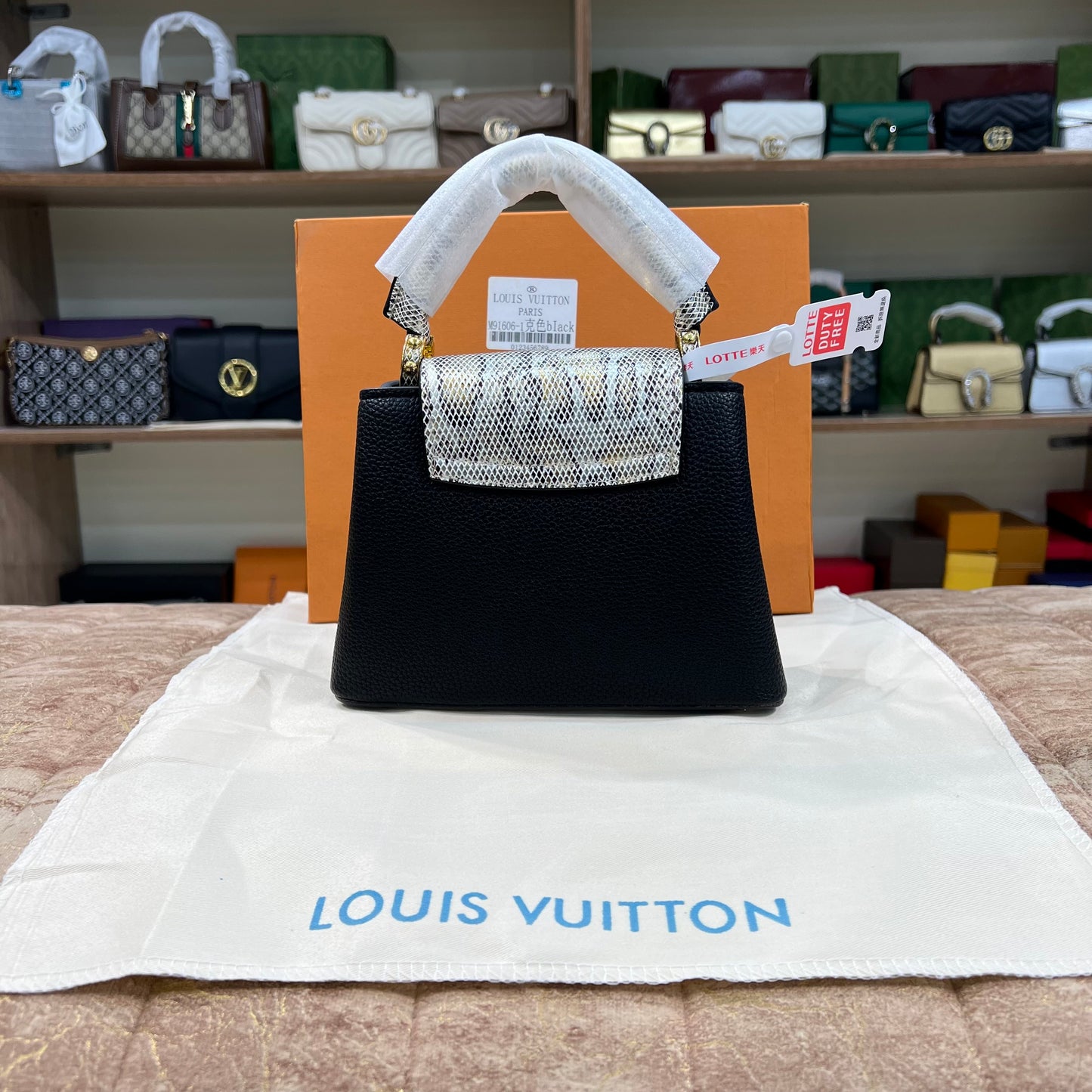 Louis.Vuitton Black Capucines Mini Bag