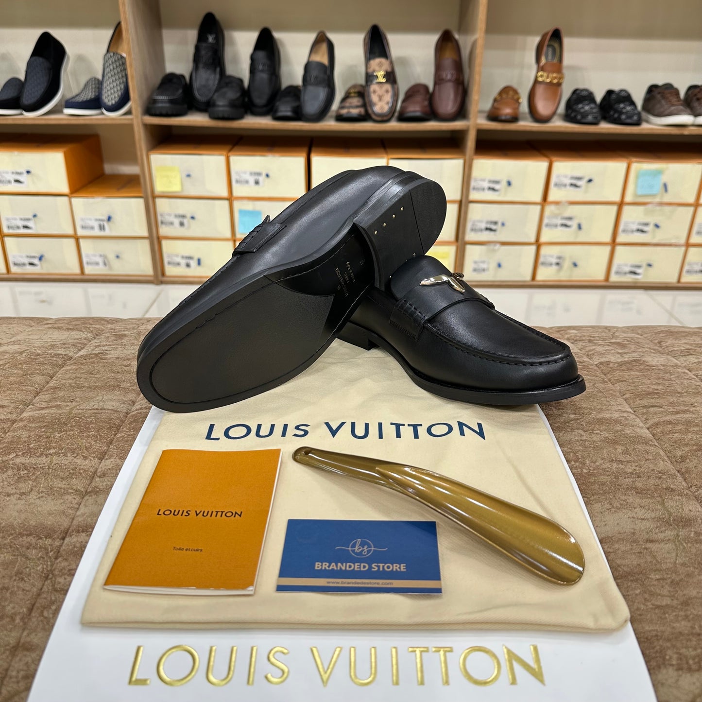 Louis Vuitton - Oxford Major Loafer - Black