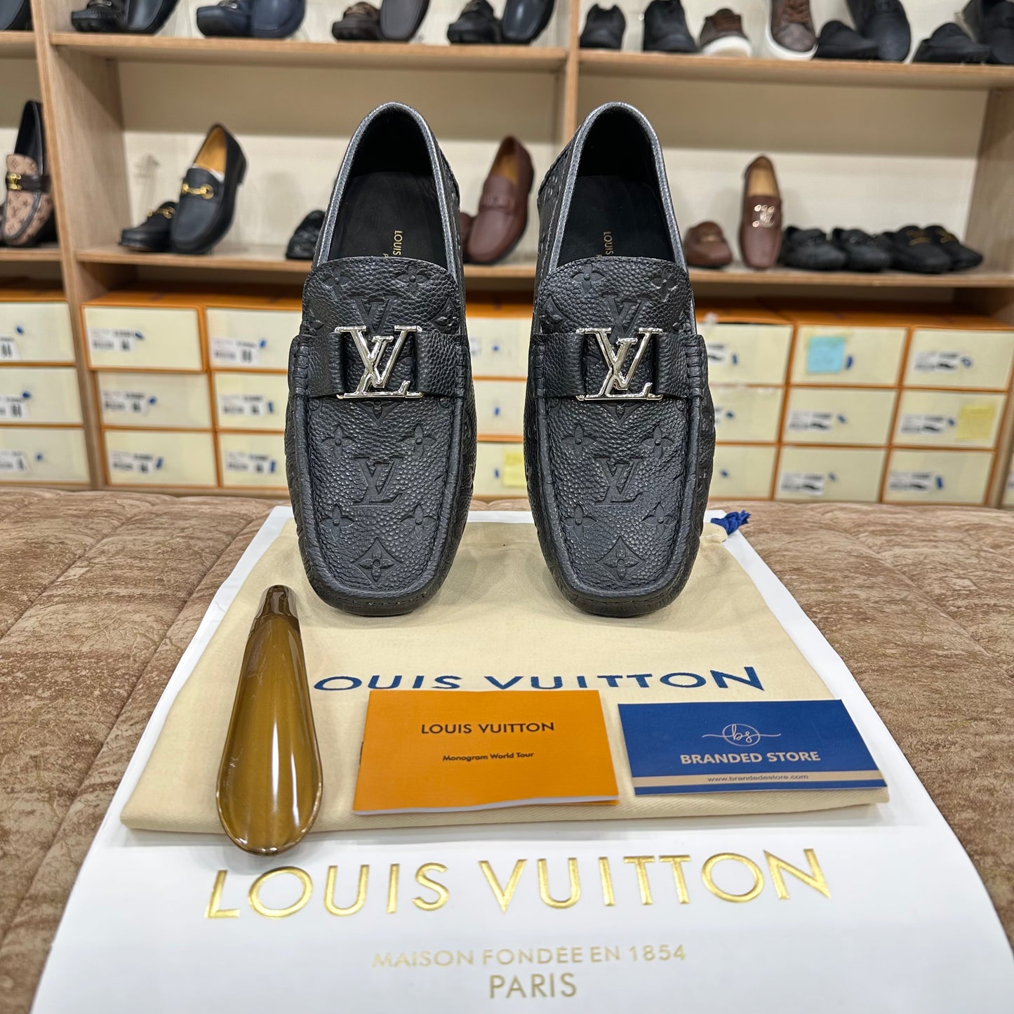 Louis Vuitton Black Embossed Silver Buckle Normal Loafer