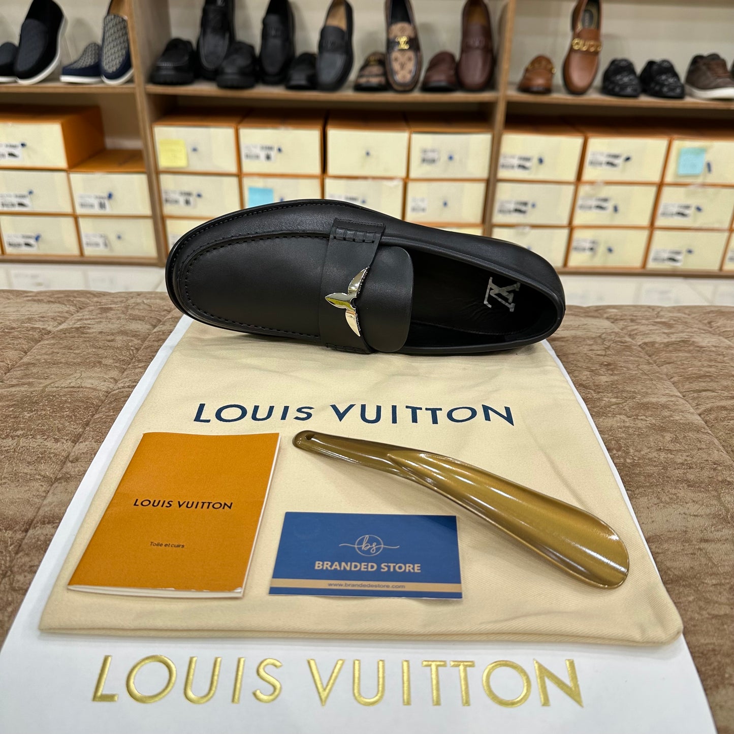 Louis Vuitton - Oxford Major Loafer - Black