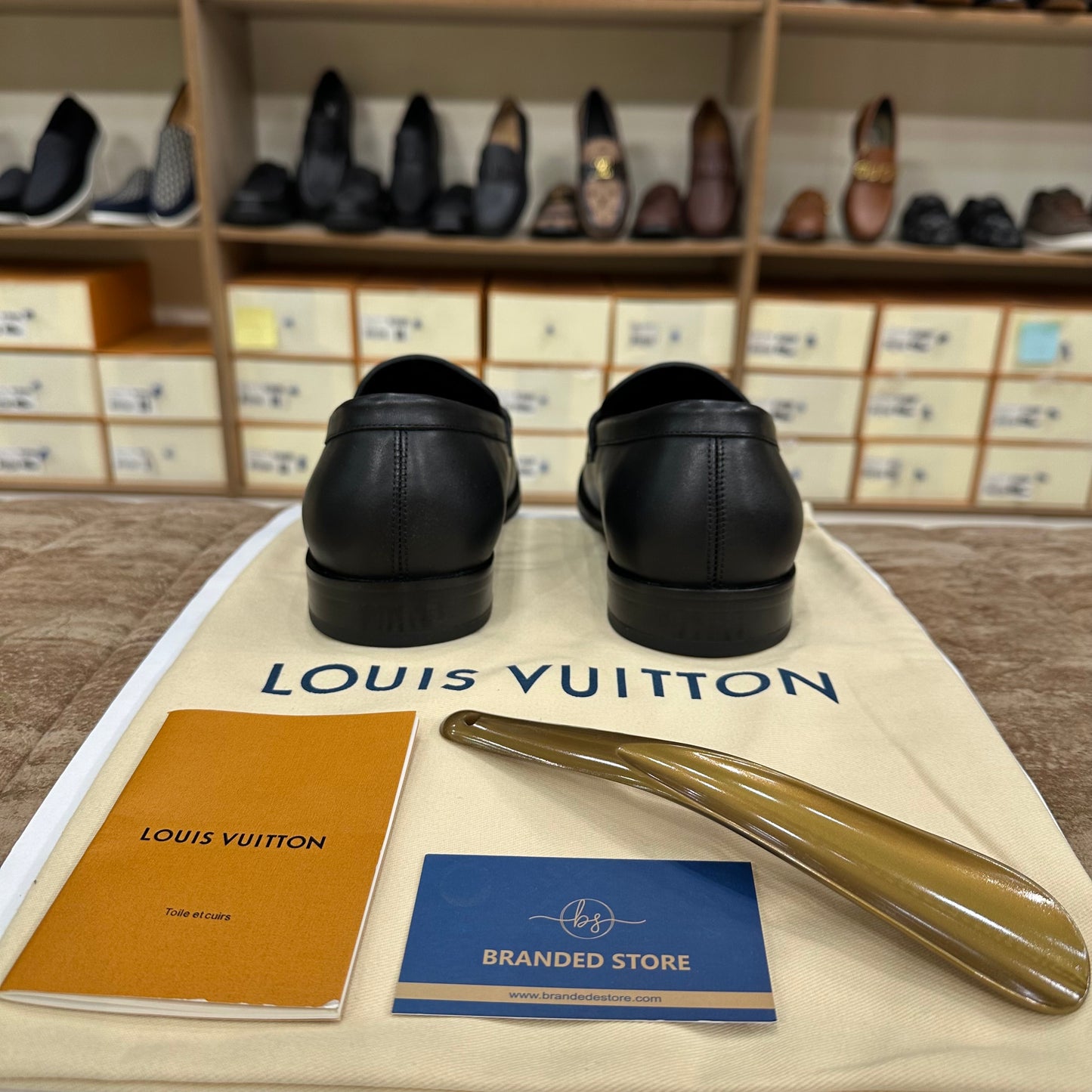 Louis Vuitton - Oxford Major Loafer - Black