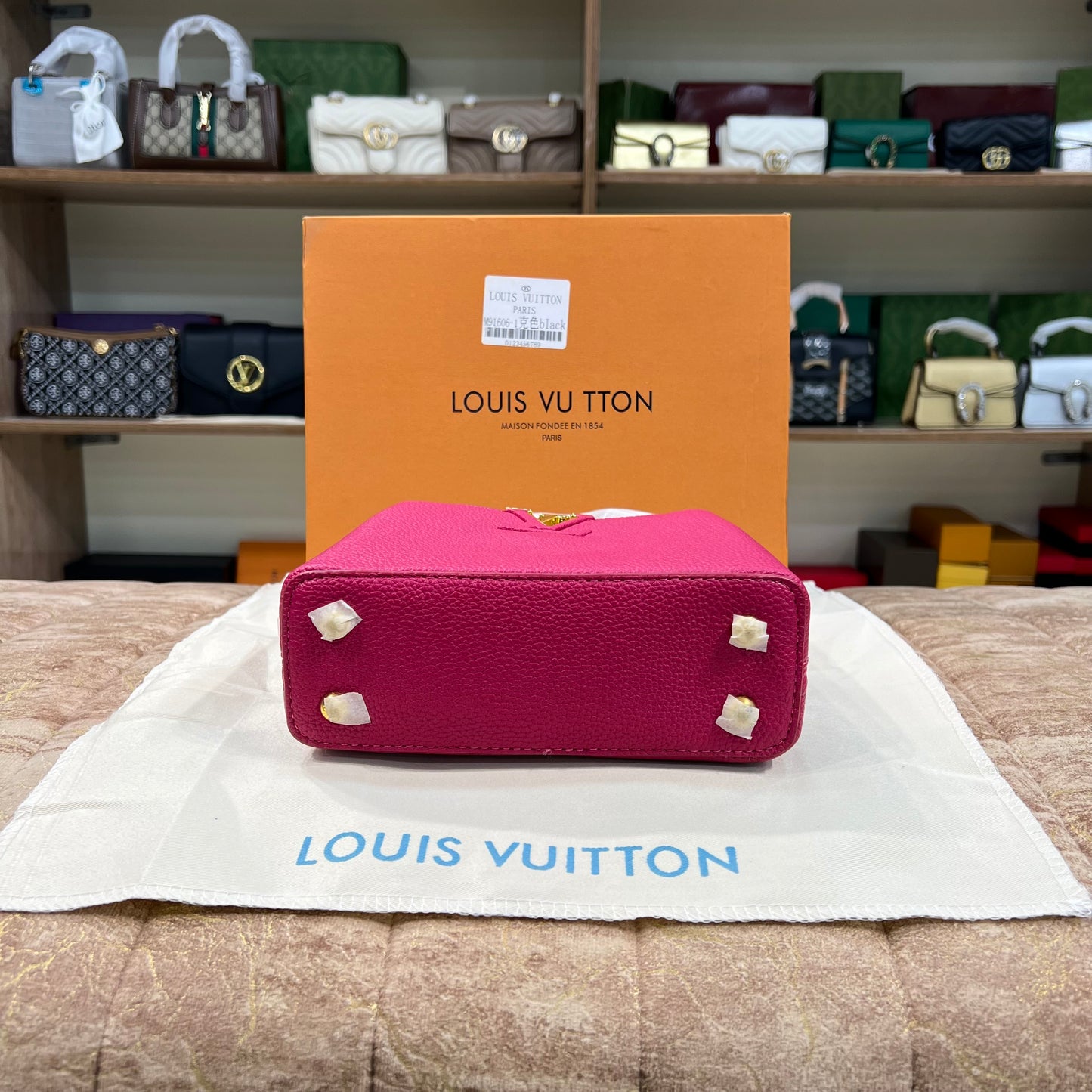 Louis.Vuitton Shocking Pink Capucines Mini Bag