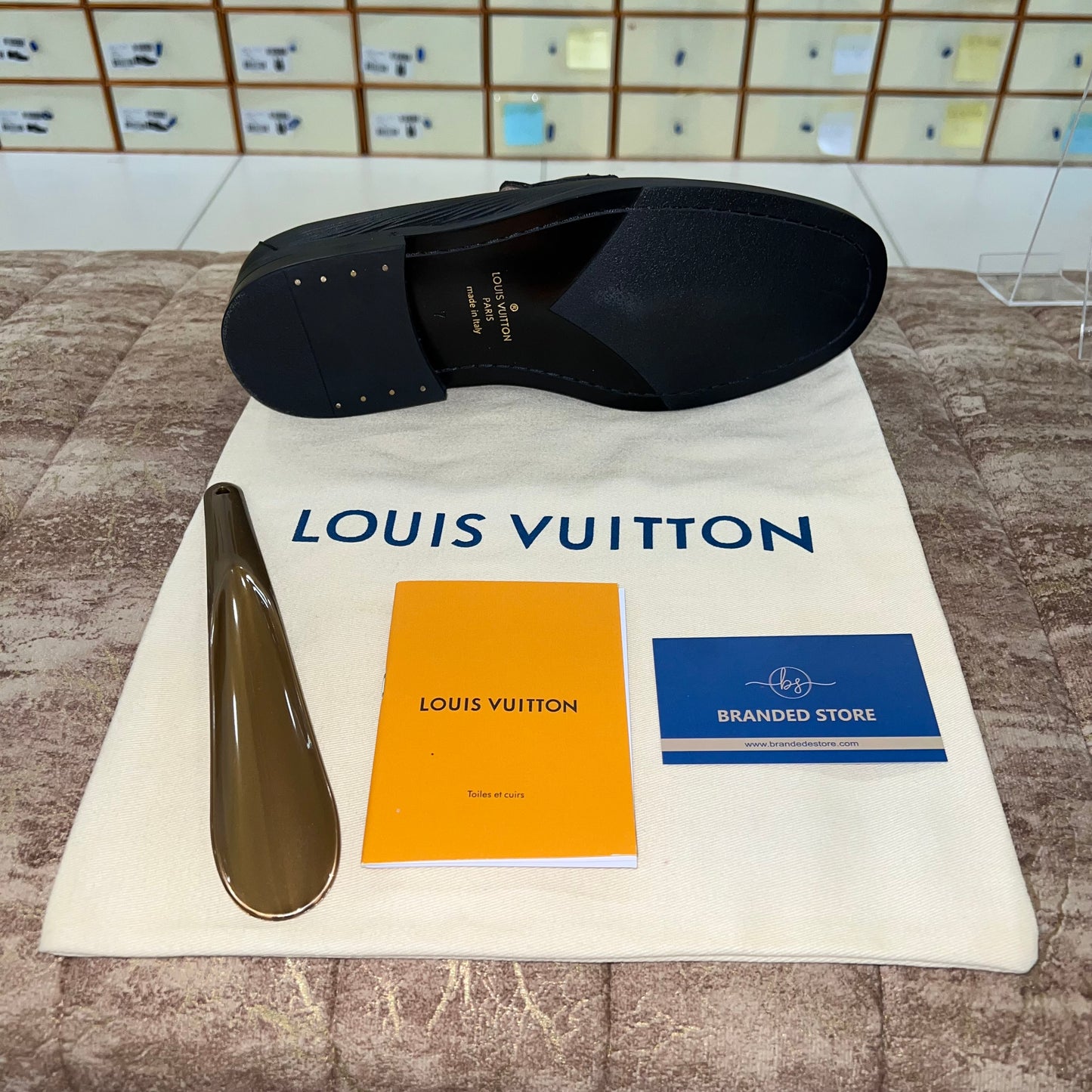 . Louis.Vuitton Black Lining Major Loafers