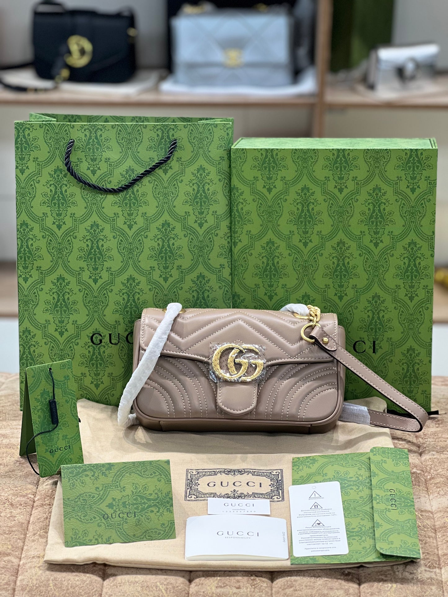 Gucci GG Marmont Shoulder Bag Small