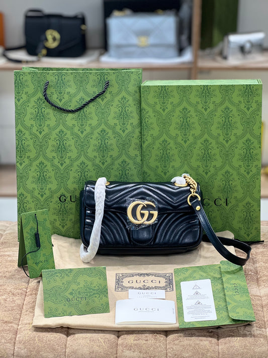 Gucci GG Marmont Shoulder Bag Small