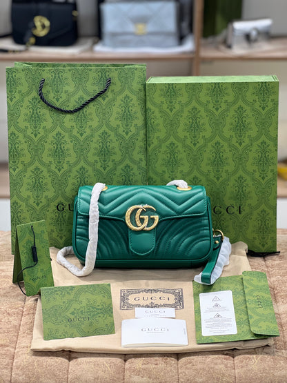 Gucci GG Marmont Shoulder Bag Small